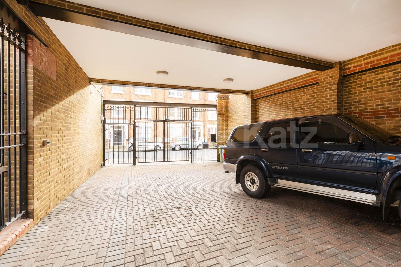Newly refurbished stunning 2 bed flat set on the top floor of a development  Hargrave Road, Archway